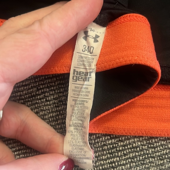 Under Armor 34D Sports Bra - Picture 4 of 7